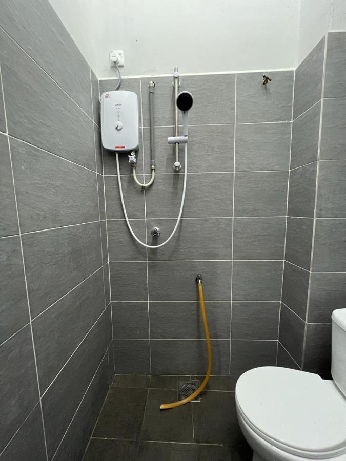 D'Sara Homestay Fully Furnished 3 Bedrooms All Aircond 2 Miles Centre Chukai Eksteriør bilde