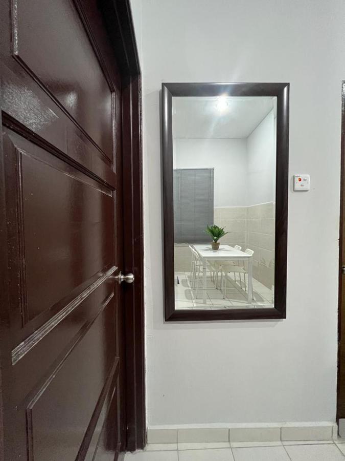 D'Sara Homestay Fully Furnished 3 Bedrooms All Aircond 2 Miles Centre Chukai Eksteriør bilde