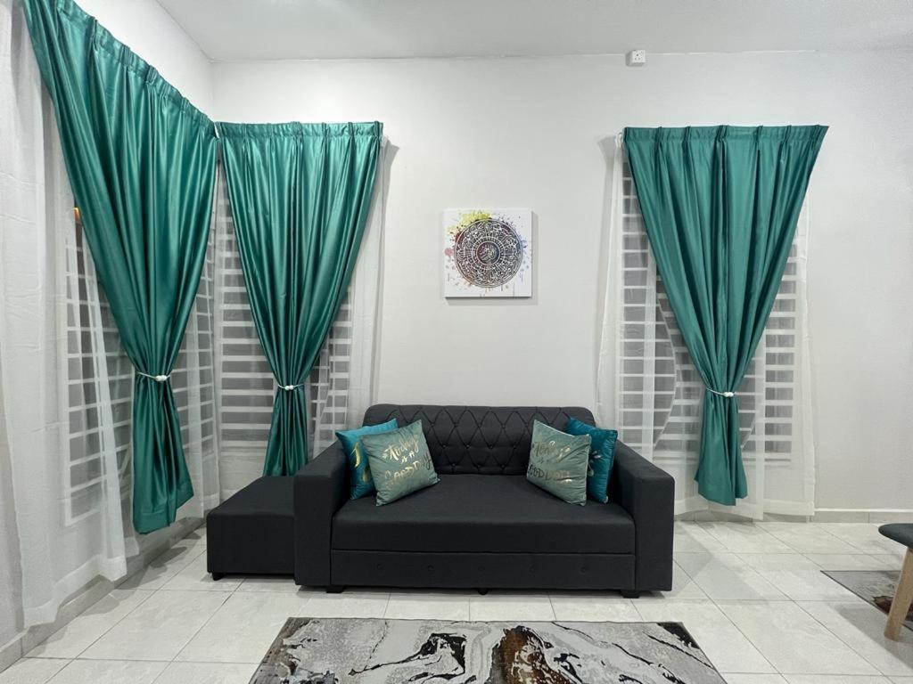 D'Sara Homestay Fully Furnished 3 Bedrooms All Aircond 2 Miles Centre Chukai Eksteriør bilde