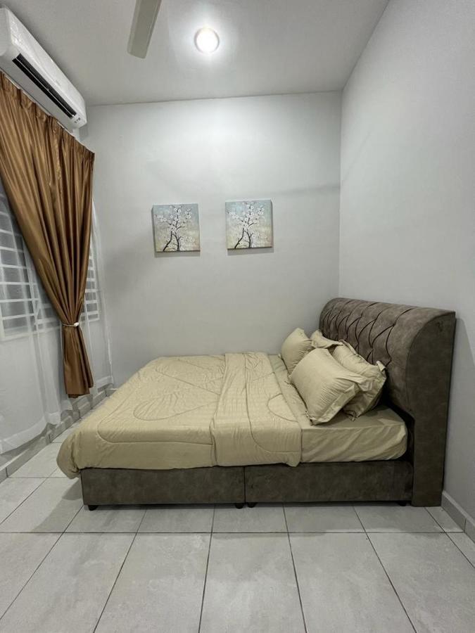 D'Sara Homestay Fully Furnished 3 Bedrooms All Aircond 2 Miles Centre Chukai Eksteriør bilde