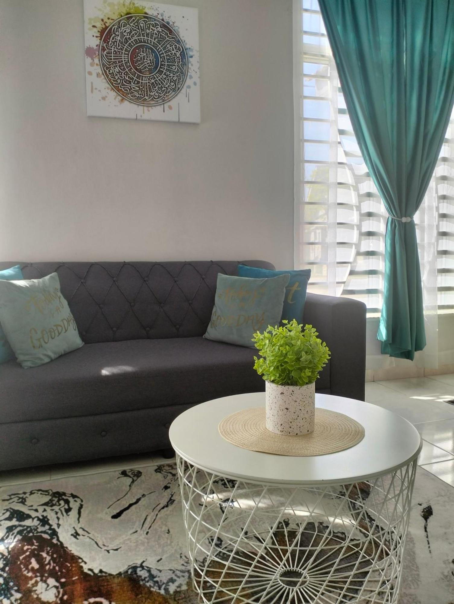 D'Sara Homestay Fully Furnished 3 Bedrooms All Aircond 2 Miles Centre Chukai Eksteriør bilde