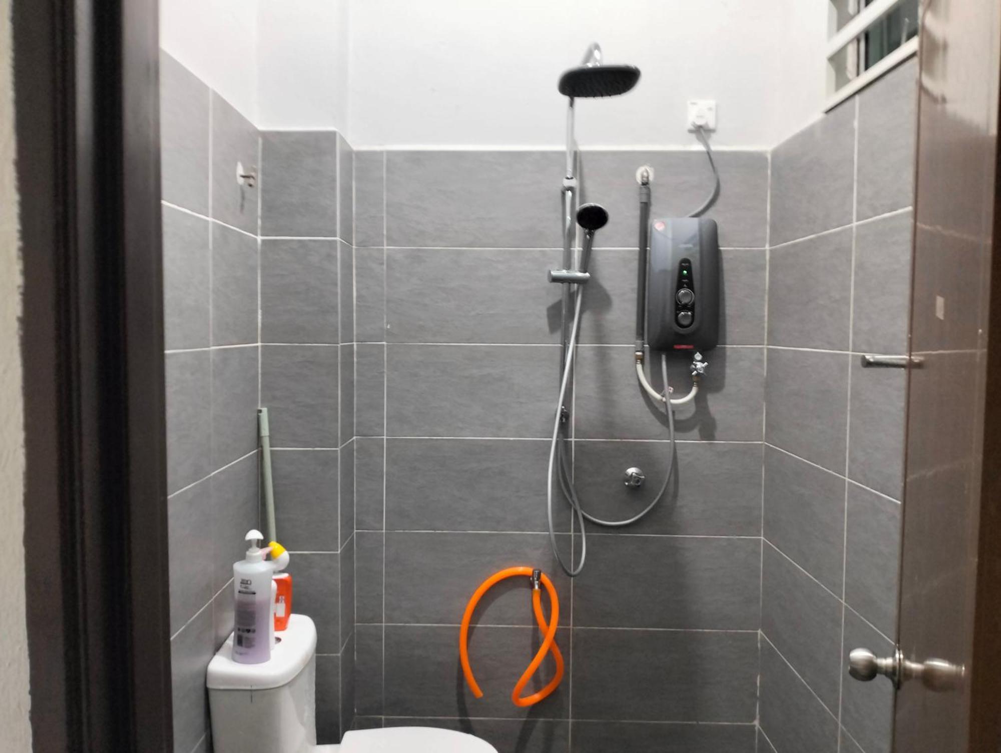 D'Sara Homestay Fully Furnished 3 Bedrooms All Aircond 2 Miles Centre Chukai Eksteriør bilde
